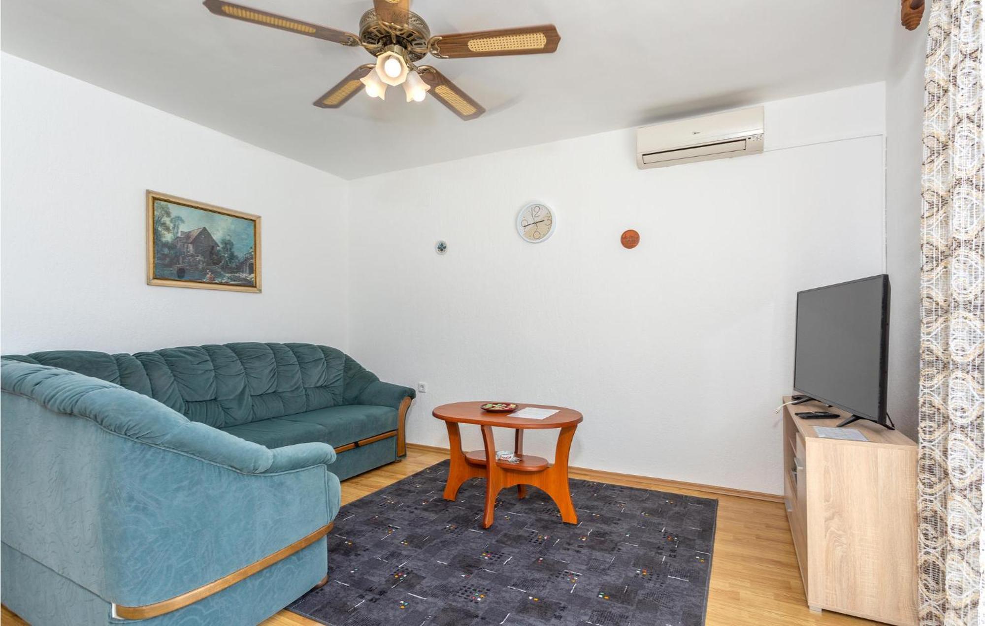 Lovely Apartment In Krk With Kitchen Brzac Экстерьер фото
