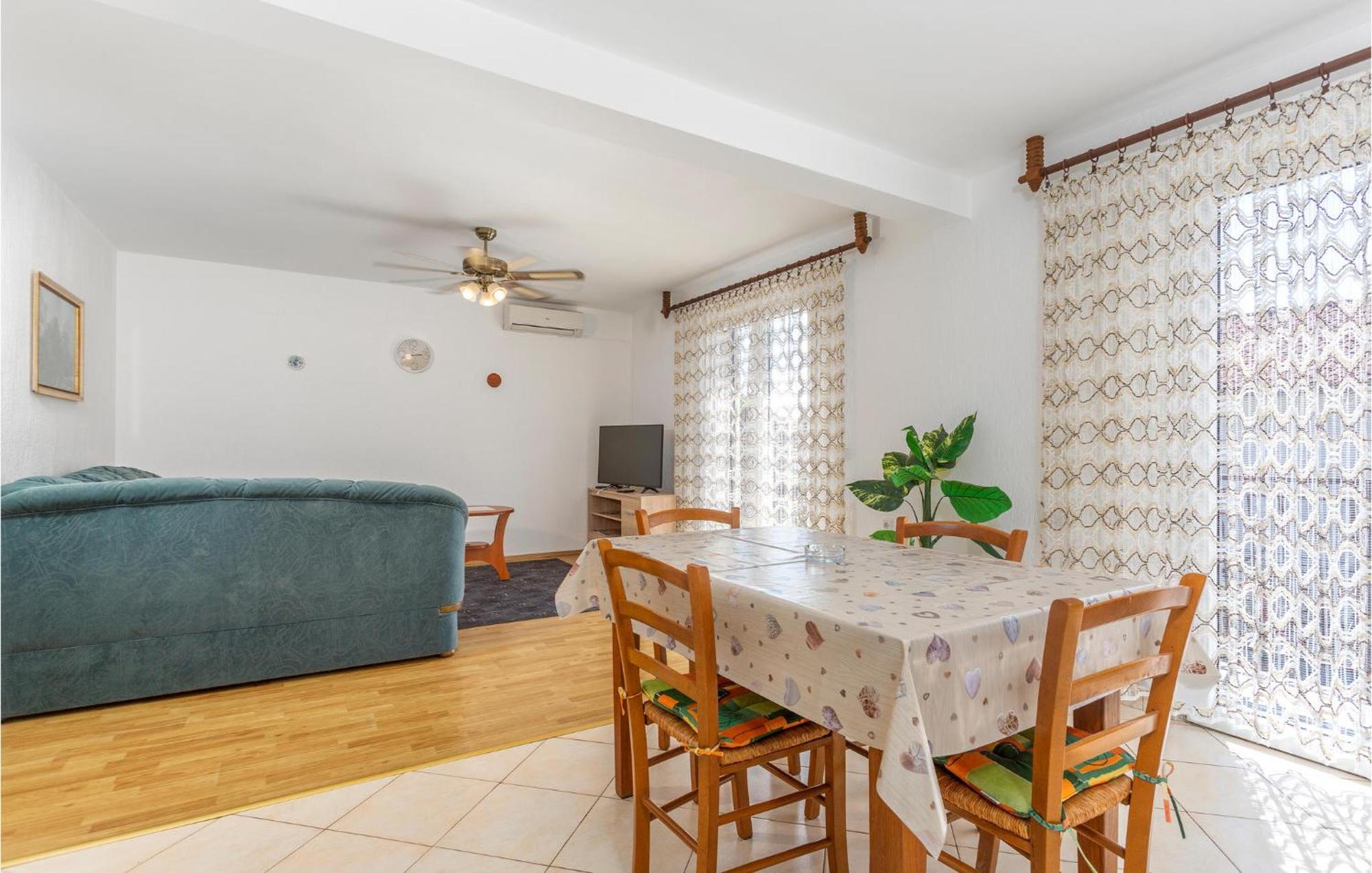 Lovely Apartment In Krk With Kitchen Brzac Экстерьер фото