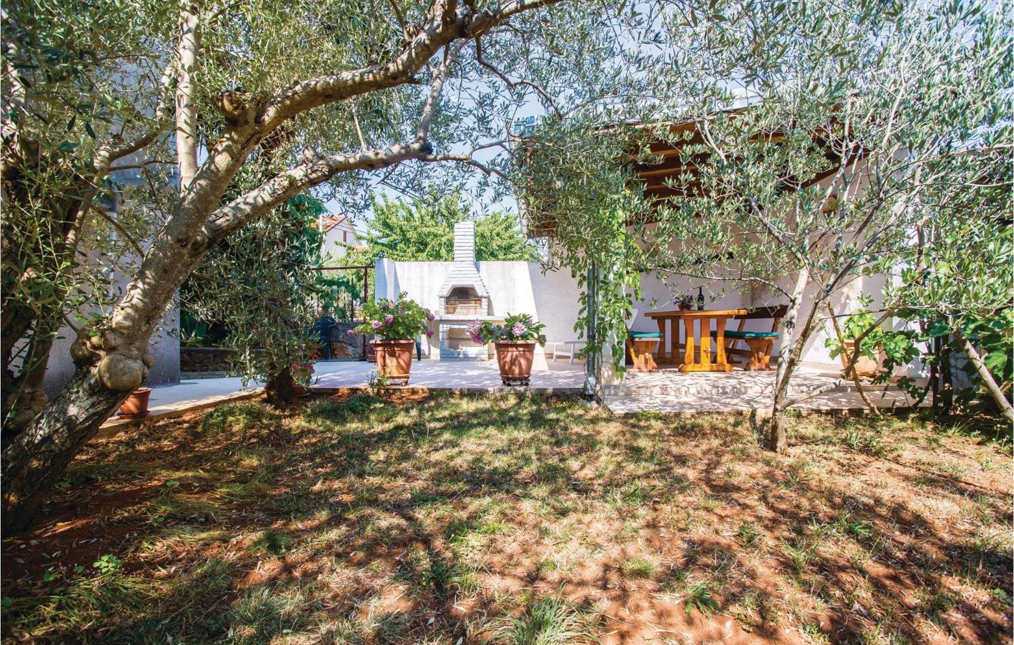 Lovely Apartment In Krk With Kitchen Brzac Экстерьер фото